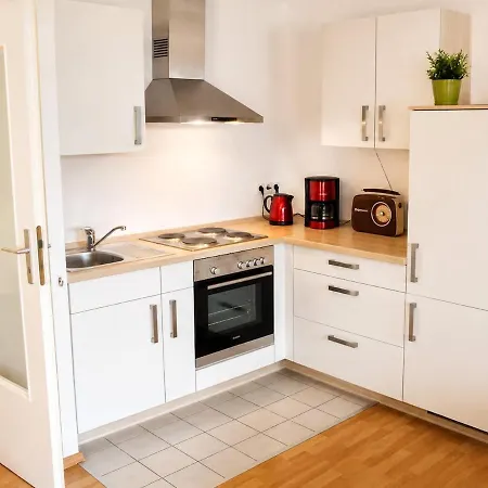 Jobostays - Mira Gemuetliches Erdgeschoss Studioapartment Mit Terrasse & Kostenlosem Parkplatz, Ladestation Fuer E-bikes Auf Der Terrasse Бад-Цвишенан