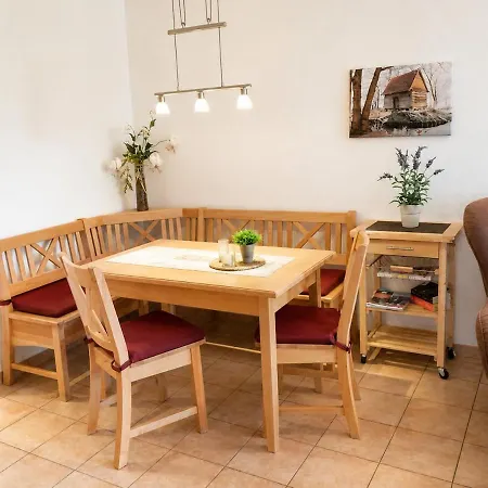 Jobostays - Mira Gemuetliches Erdgeschoss Studioapartment Mit Terrasse & Kostenlosem Parkplatz, Ladestation Fuer E-bikes Auf Der Terrasse Бад-Цвишенан